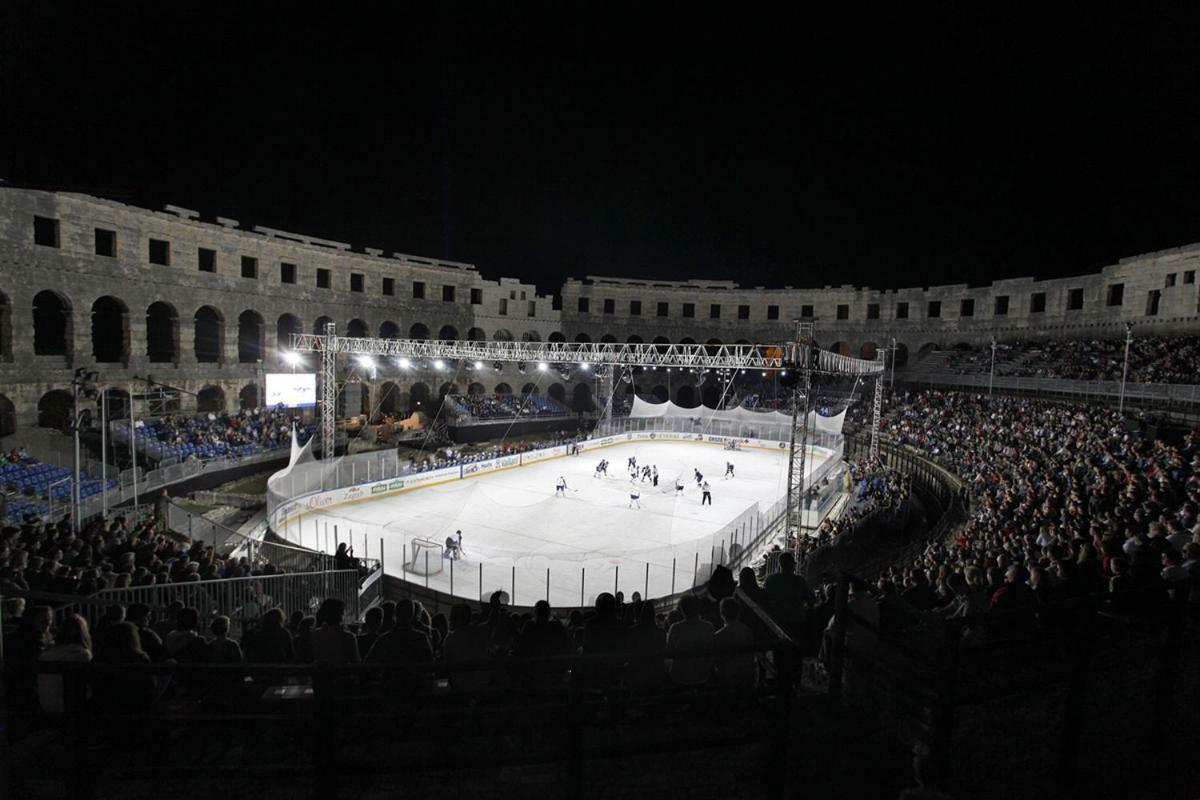 Villa Doric Pula Buitenkant foto