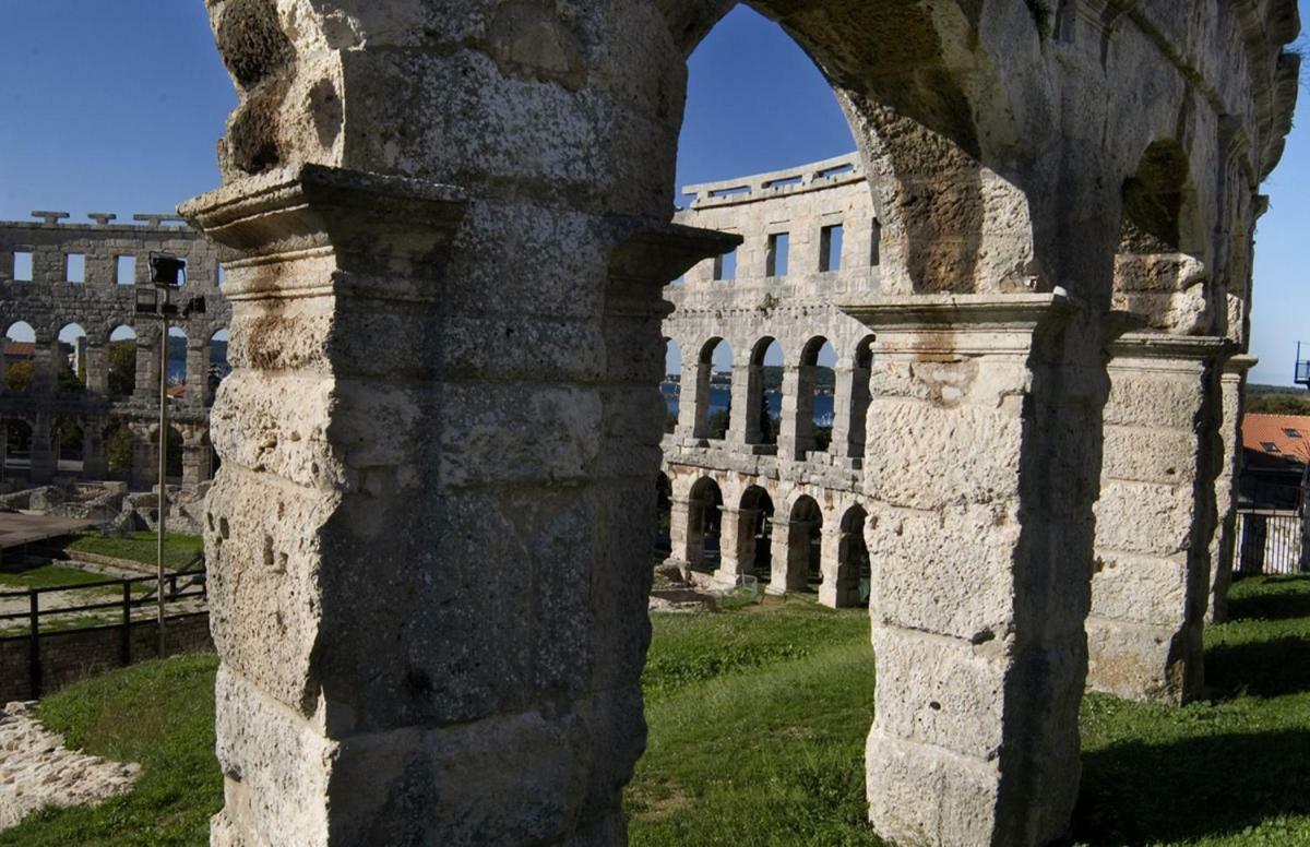 Villa Doric Pula Buitenkant foto