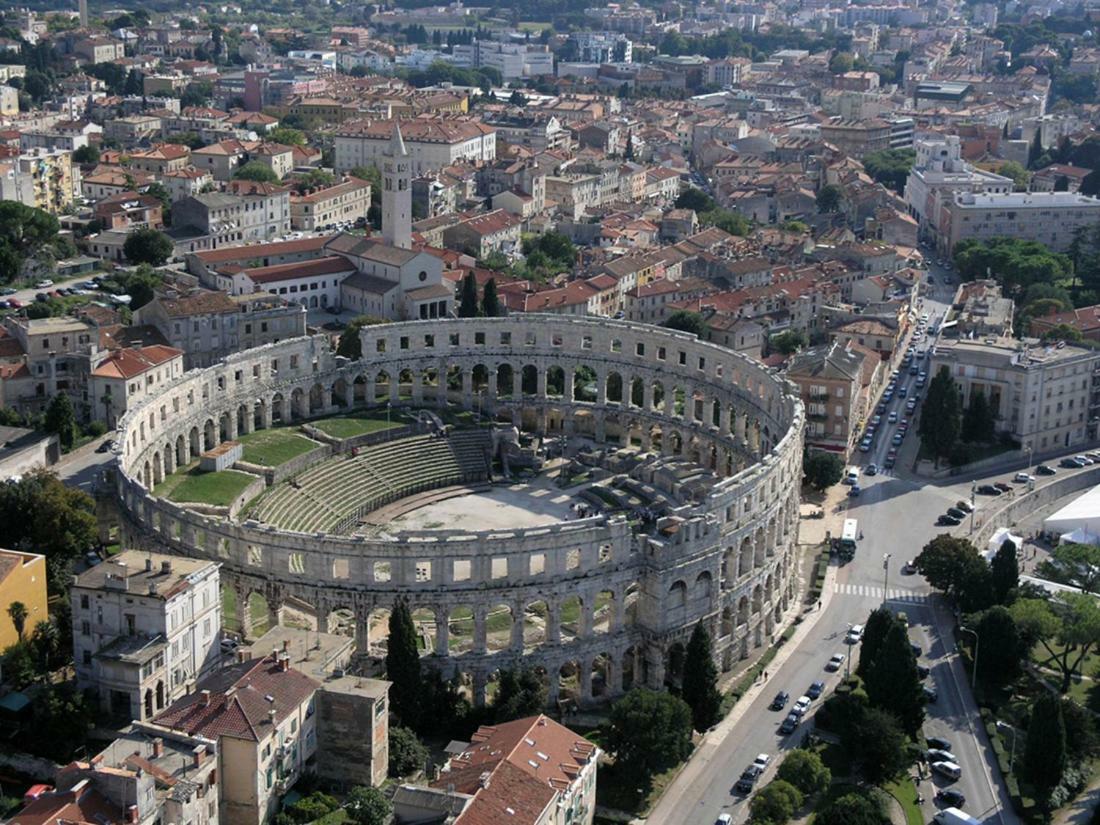 Villa Doric Pula Buitenkant foto