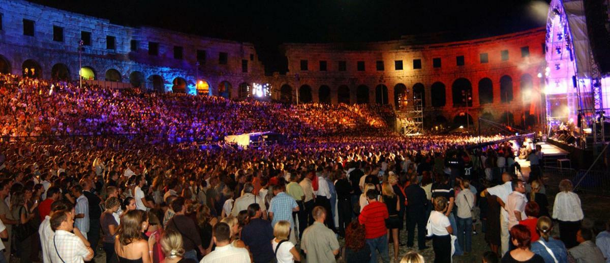 Villa Doric Pula Buitenkant foto